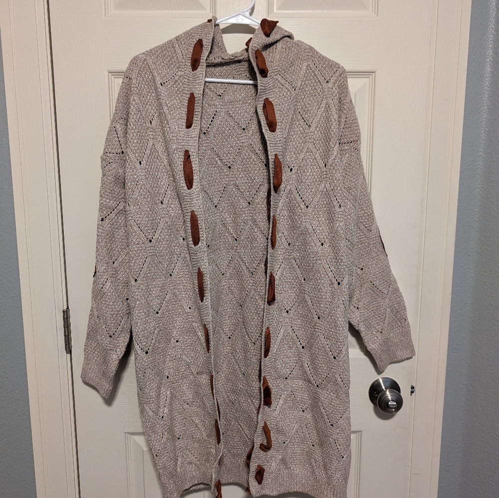 NWT Flamingo womens khaki sweater sz L NEW